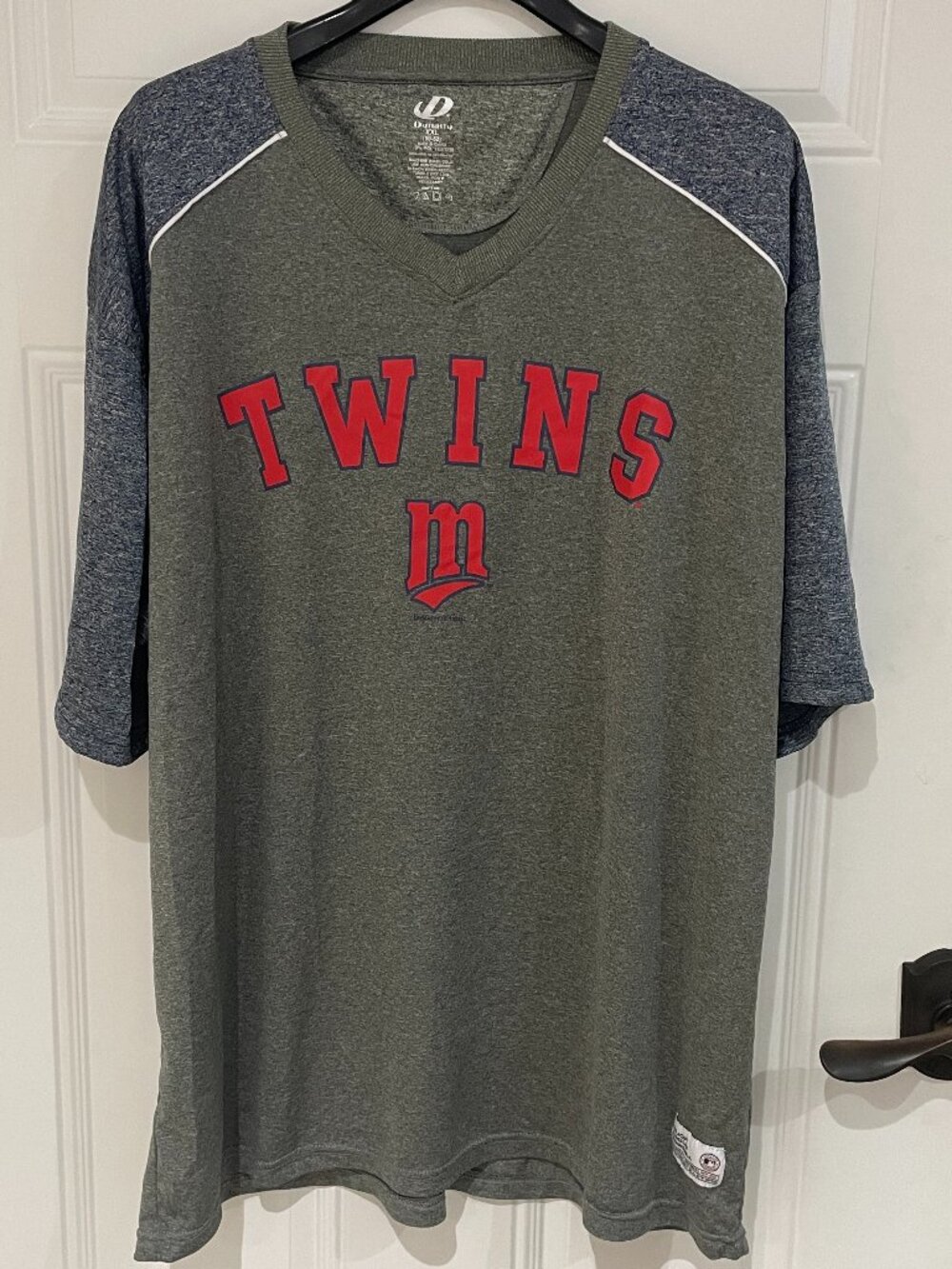 DYNASTY MN Minnesota Twins Baseball Men's XXL V-Neck Gray Active Stretch Shirt
